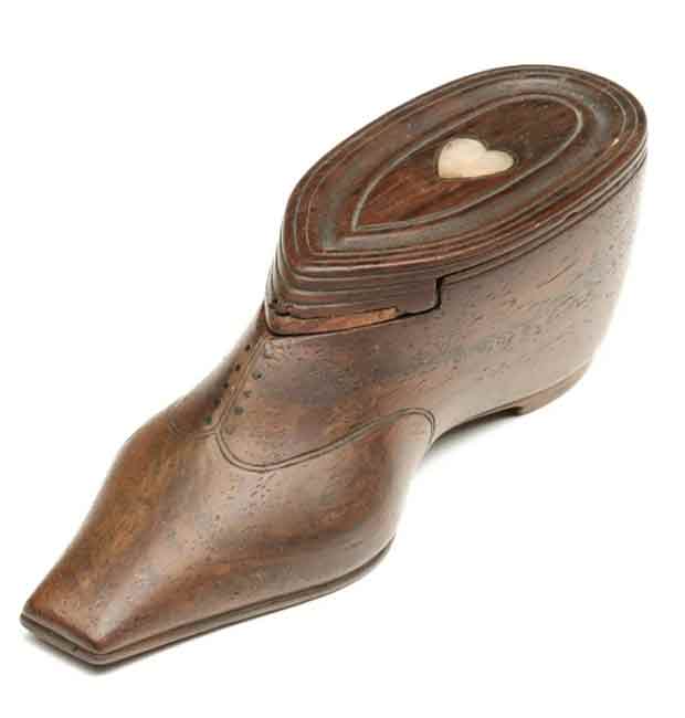 Rosewood Snuff Box in the form of a Shoe